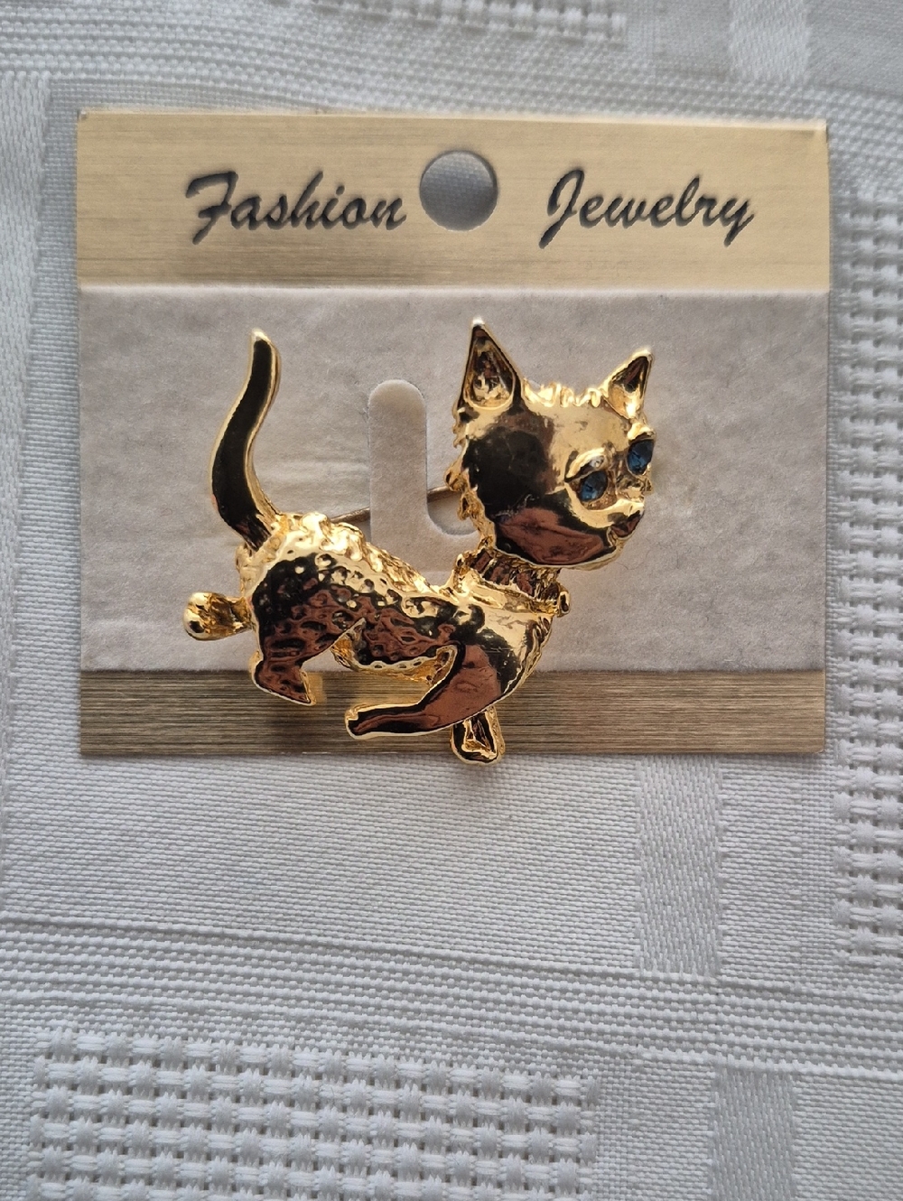 Fashion Jewelry Vintage Gold Cat Brooch with Blue Eyes